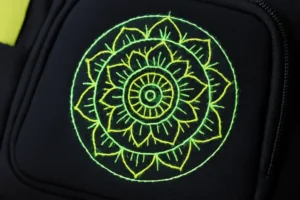 mandala_fluorescente_bordado_juvenil